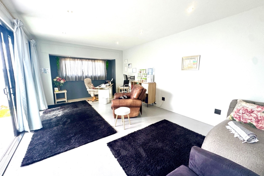 4 Bedroom Property for Sale in Olifantskop Western Cape